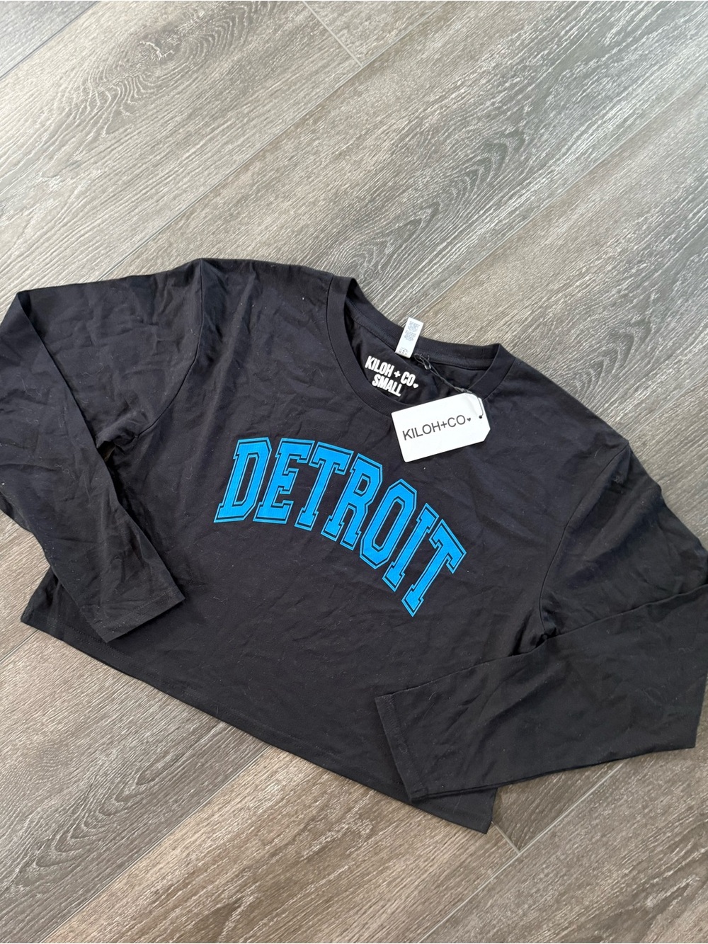 NWT Kiloh & Co. DETROIT Lions Cropped Long Sleeve Tee - Small